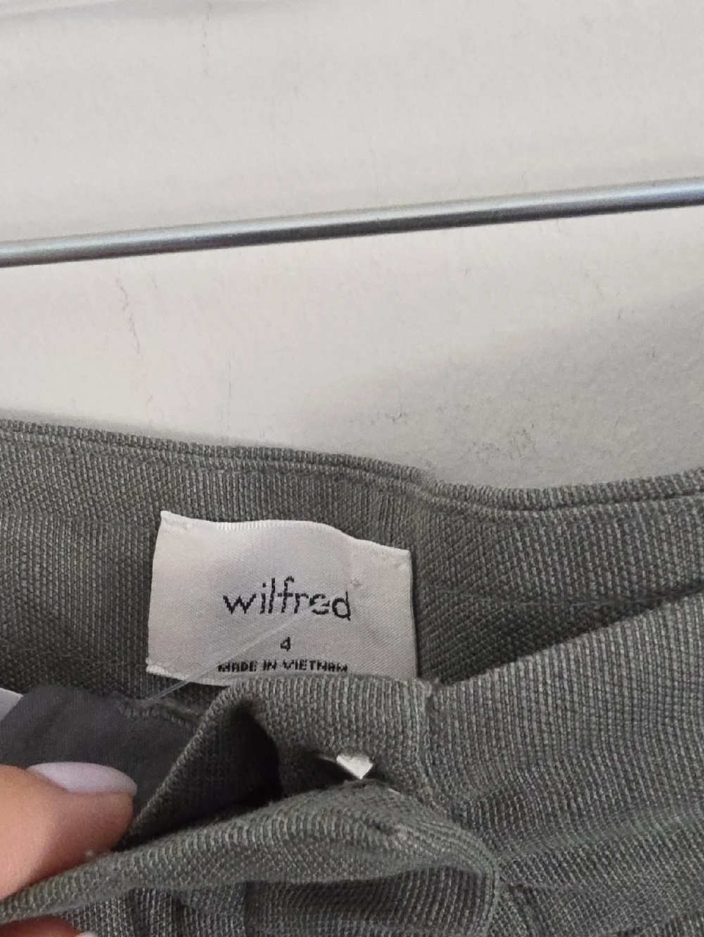 ARITZIA | Wilfred Linen Allant crop pants with a ribbon green Sz 4